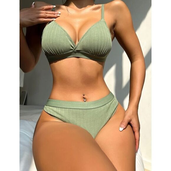 Lingerie Set   - Picture 6 of 8